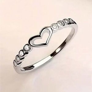 S925 Love Heart Ring Size 7 Cubic Zirconia